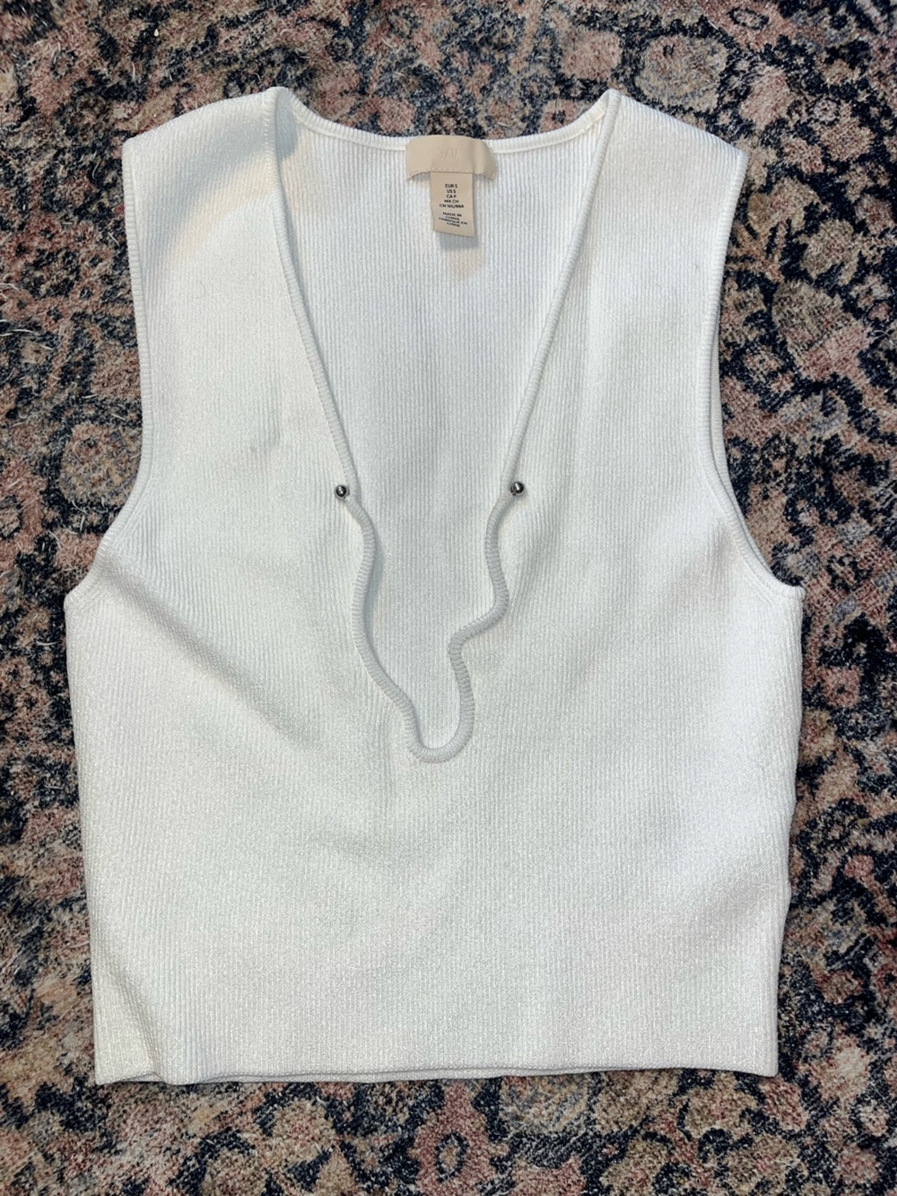 H&M White Sleeveless V-Neck Knit Tank